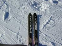 skis.jpg